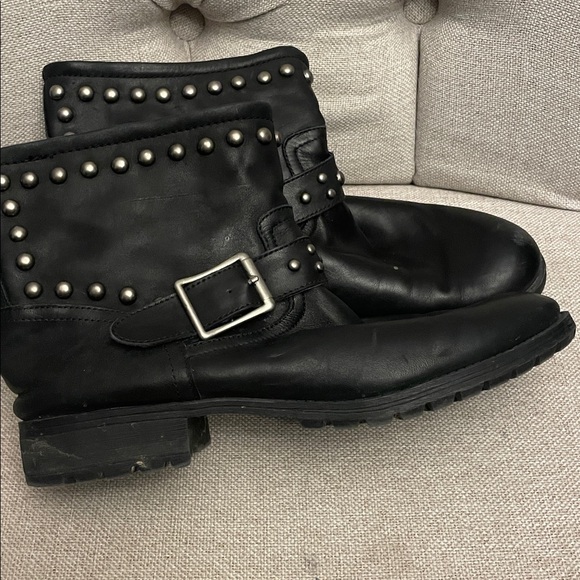 Kelsi Dagger Shoes - Kelsie Dagger Max Black Leather Studded Buckle Accent Moto Ankle Boot size 10